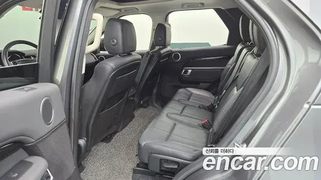Land Rover Discovery 5 2019 — Şəkil 10/20