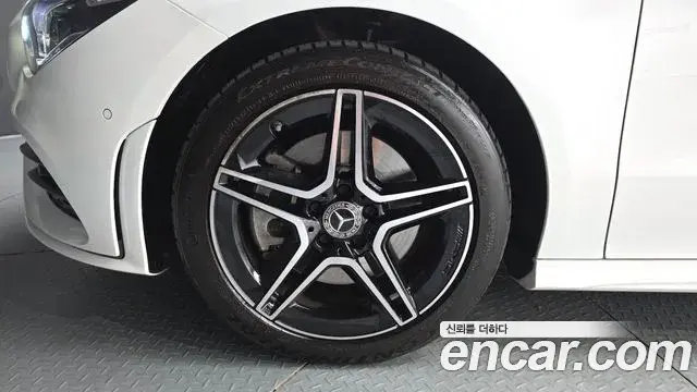 Mercedes-Benz CLA-Class 2022 — Фото 5/20