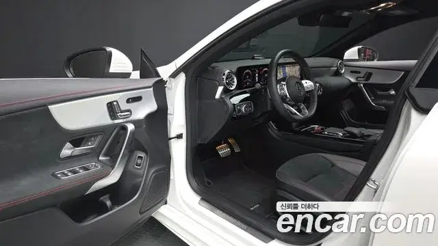 Mercedes-Benz CLA-Class 2022 — Фото 10/20