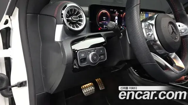 Mercedes-Benz CLA-Class 2022 — Фото 13/20