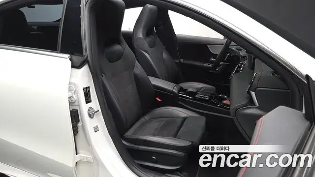 Mercedes-Benz CLA-Class 2022 — Photo 26/32