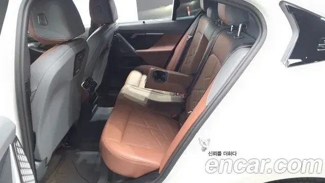 BMW 5 Series 2025 — Фото 12/20