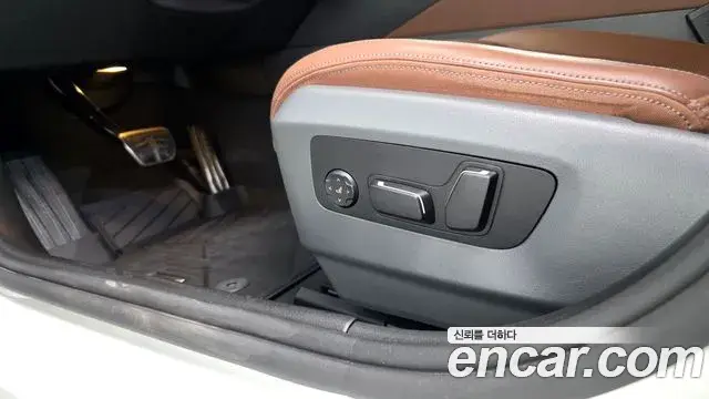 BMW 5 Series 2025 — Photo 22/35