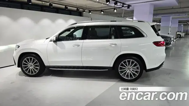 Mercedes-Benz GLS-Class 2025 — Photo 9/20