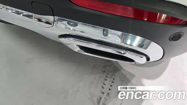 Mercedes-Benz GLS-Class 2025 — Photo 8/20
