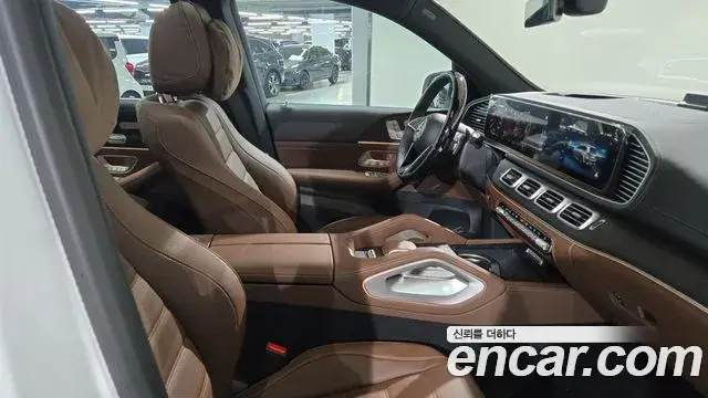 Mercedes-Benz GLS-Class 2025 — Photo 16/20