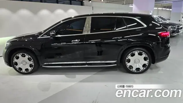 Mercedes-Benz EQS SUV 2025 — Photo 13/20