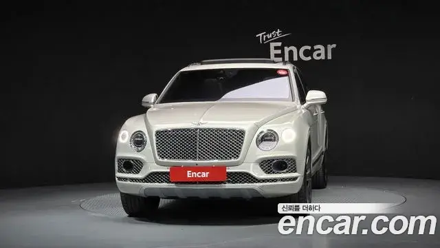 Bentley Bentayga 2018 — ფოტო 5/20