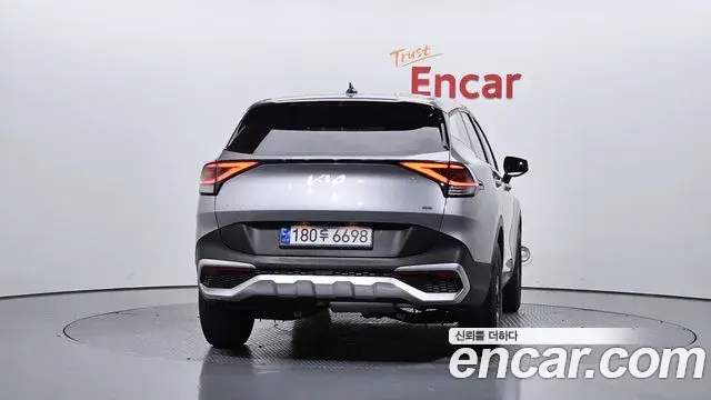Kia Sportage 2023 — Фото 4/20
