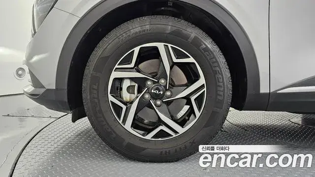 Kia Sportage 2023 — Фото 5/20