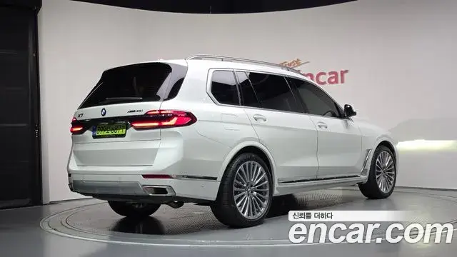 BMW X7 2025 — Photo 10/33