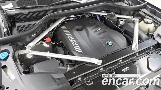 BMW X7 2025 — Photo 30/33