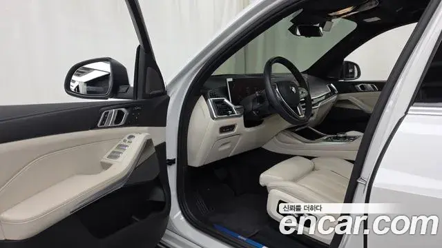 BMW X7 2025 — Photo 27/33