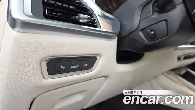 BMW X7 2025 — Photo 17/33