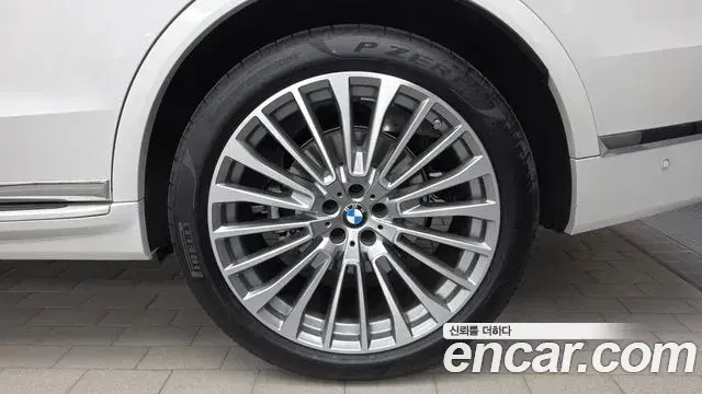 BMW X7 2025 — Photo 22/33