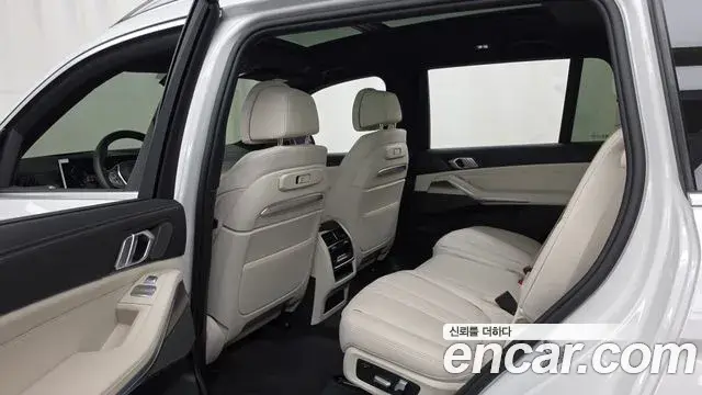 BMW X7 2025 — Photo 8/33