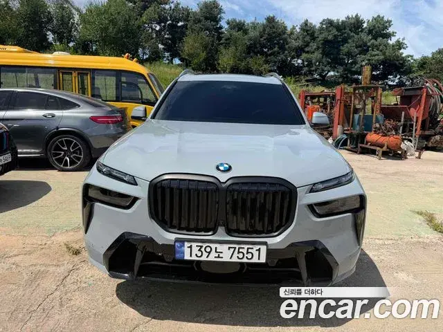 BMW X7 2026 — Şəkil 8/11