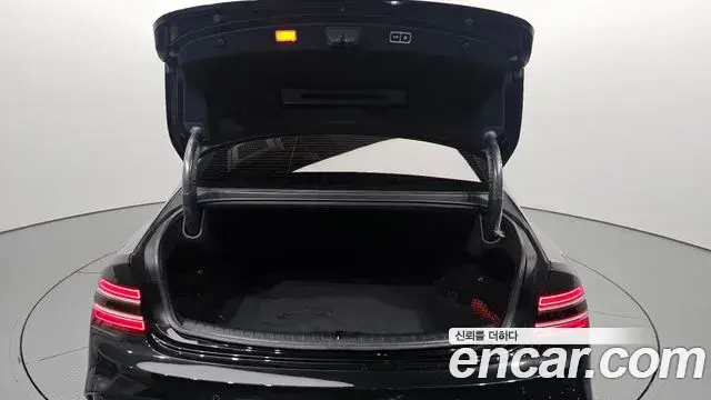 Genesis G80 2024 — Şəkil 32/33