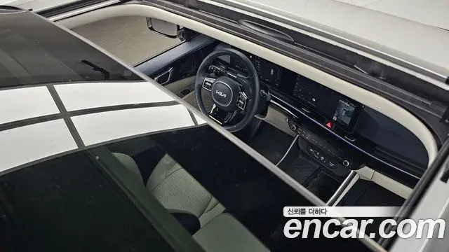 Kia Carnival 2024 — Photo 28/35