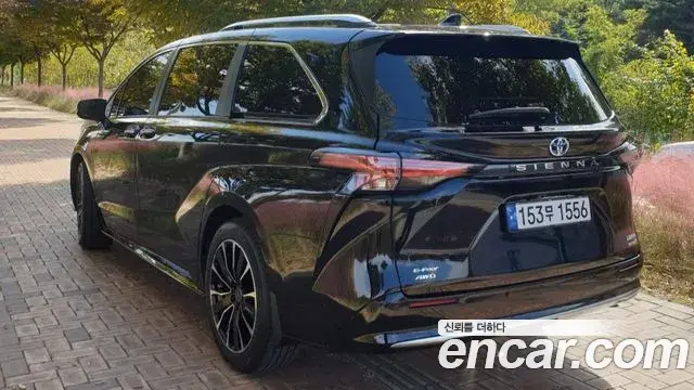 Toyota Sienna 2022 — Şəkil 14/20
