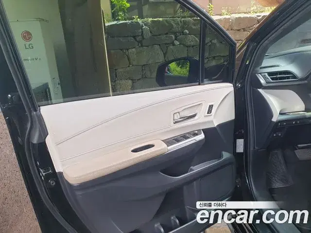 Toyota Sienna 2022 — Şəkil 11/20