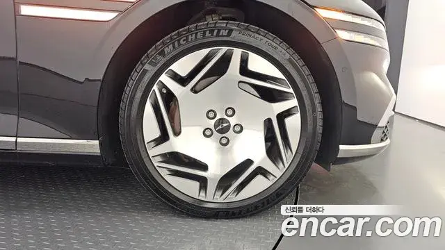 Genesis G90 2022 — Photo 28/31
