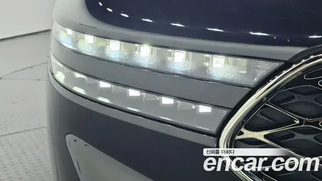 Genesis G90 2022 — Photo 19/31