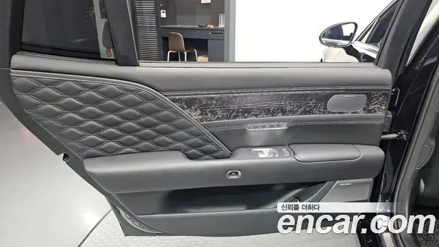 Genesis G90 2022 — Photo 1/31