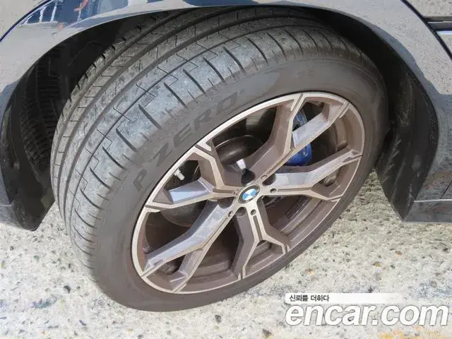 BMW X6 2022 — ფოტო 12/20