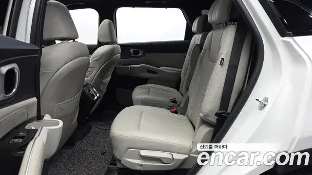 Kia Sorento 2024 — ფოტო 23/34