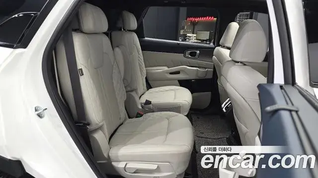 Kia Sorento 2024 — ფოტო 17/34
