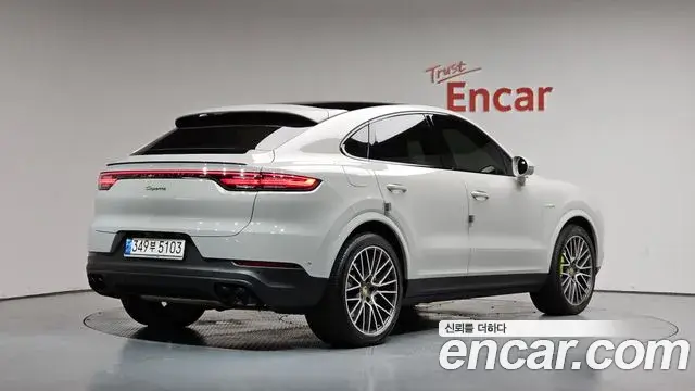 Porsche Cayenne 2023 — Photo 23/33