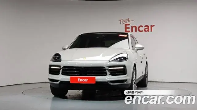 Porsche Cayenne 2023 — Photo 17/33