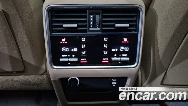Porsche Cayenne 2023 — Photo 33/33