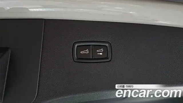 Porsche Cayenne 2023 — Photo 5/33