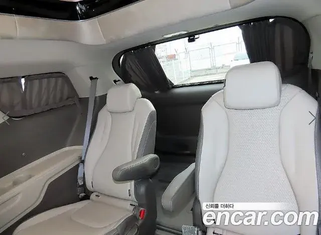 Kia Carnival 2024 — Şəkil 12/20