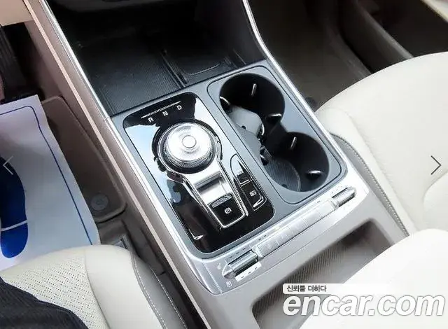 Kia Carnival 2024 — Şəkil 9/20