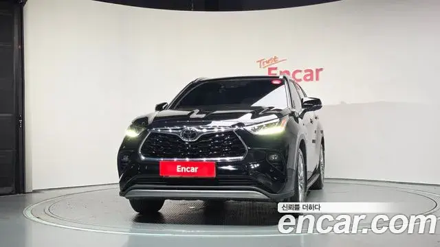 Toyota Highlander 2025 — ფოტო 32/35