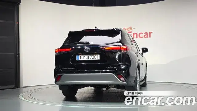 Toyota Highlander 2025 — ფოტო 21/35
