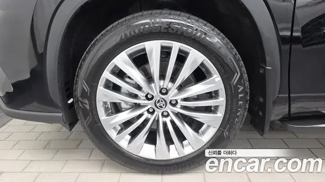 Toyota Highlander 2025 — ფოტო 12/35