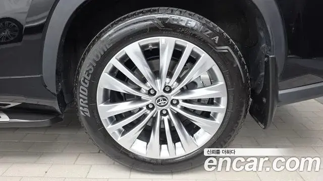 Toyota Highlander 2025 — ფოტო 6/35