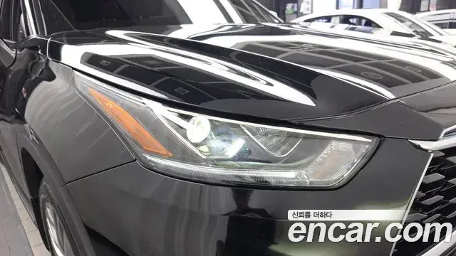 Toyota Highlander 2025 — ფოტო 15/35