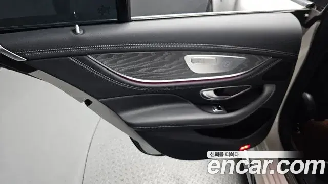 Mercedes-Benz AMG GT 2023 — Photo 21/40
