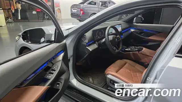 BMW 5 Series 2024 — Photo 16/20