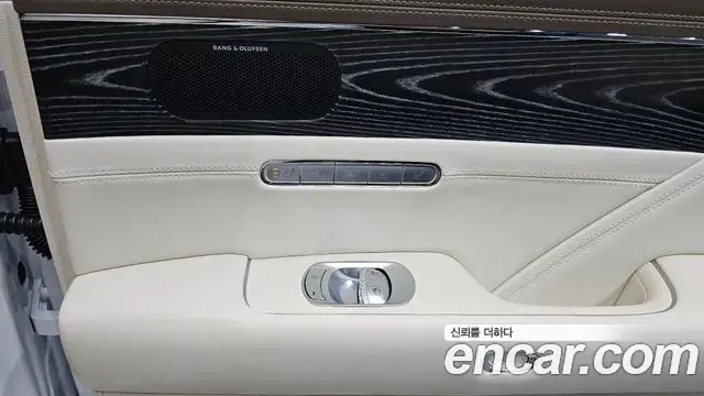 Genesis G90 2022 — Şəkil 30/38