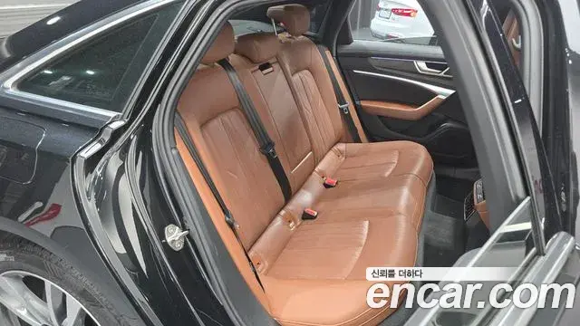 Audi A6 2022 — Фото 11/20