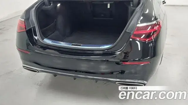 Mercedes-Benz S-Class 2025 — Photo 15/18