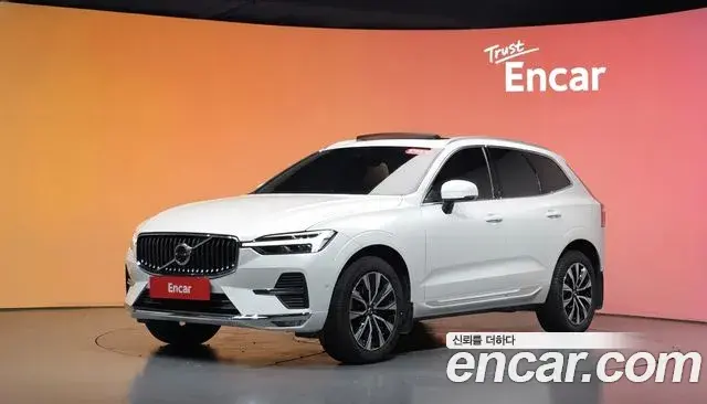 Volvo XC60 2023 — Photo 29/34