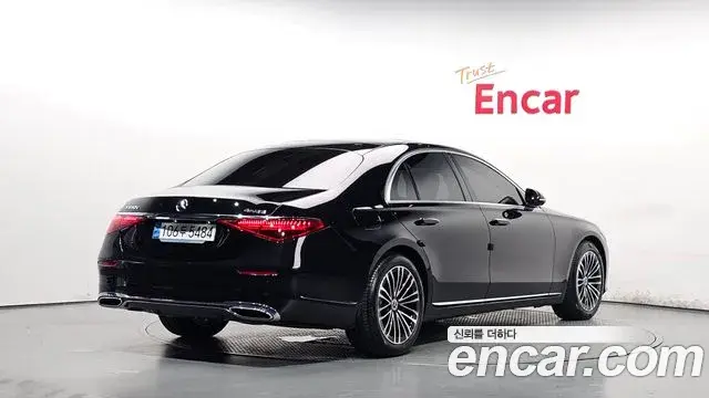 Mercedes-Benz S-Class 2024 — Photo 1/20