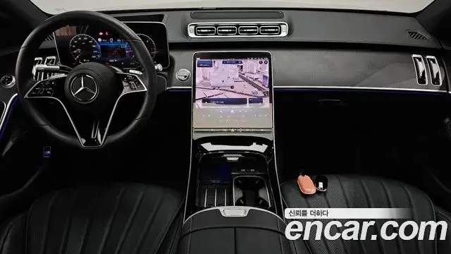 Mercedes-Benz S-Class 2024 — Photo 9/20